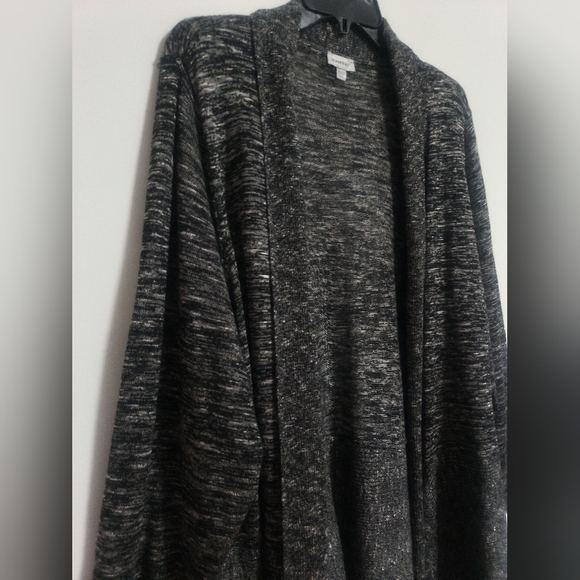 Women Black-White  Cardigan / Size 3X / NWOT/ Price Dropped! - Picture 2 of 8